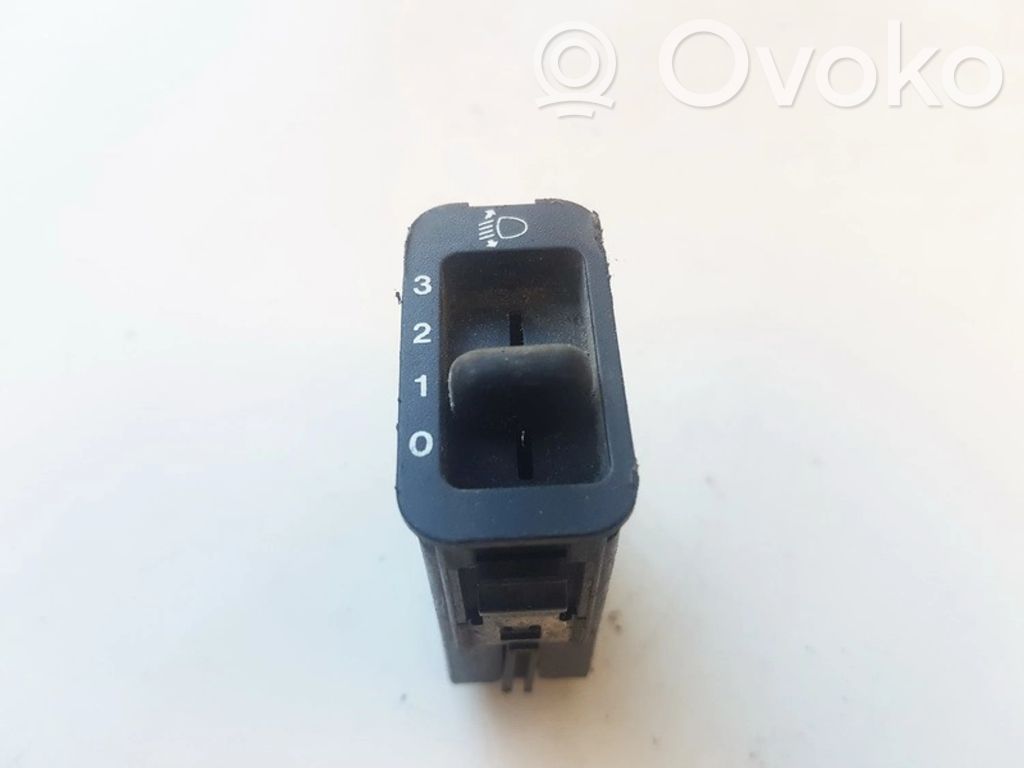 Bouton commande réglage hauteur de phares   M10588,M10588