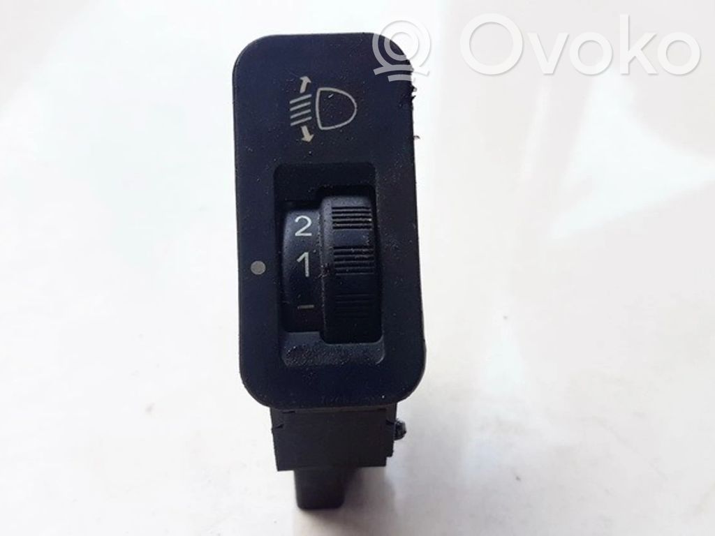Peugeot 206 Headlight level height control switch 