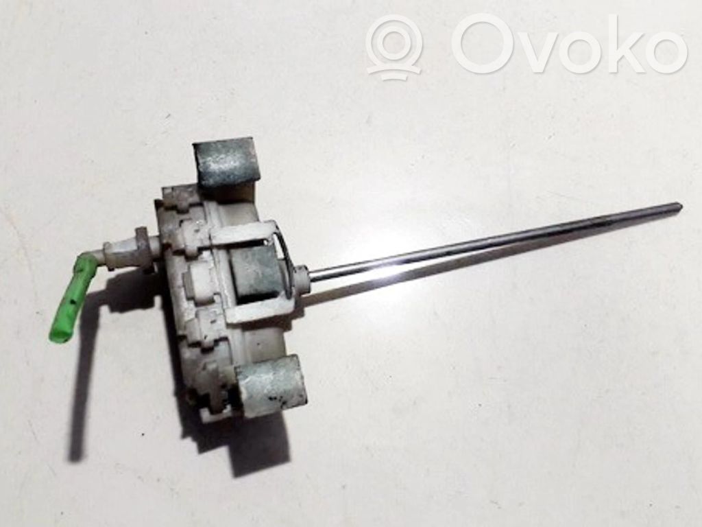Audi A4 S4 B5 8D Pompă vacuum închidere centralizată 