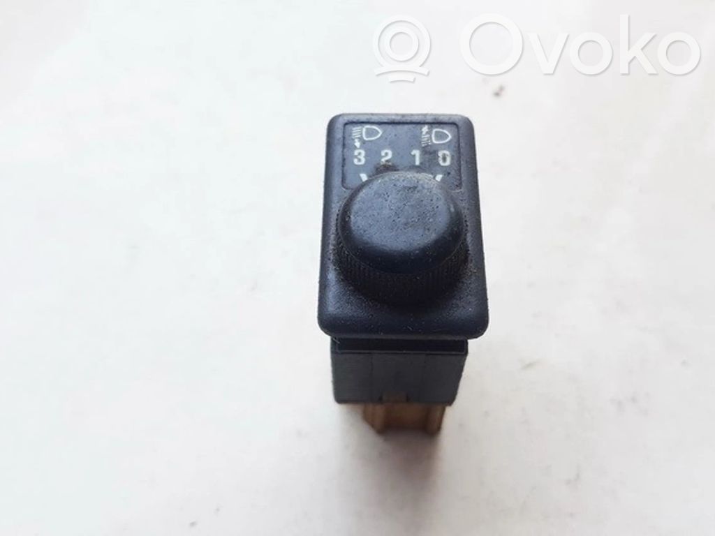 Nissan Sunny Comutator control nivel faruri 