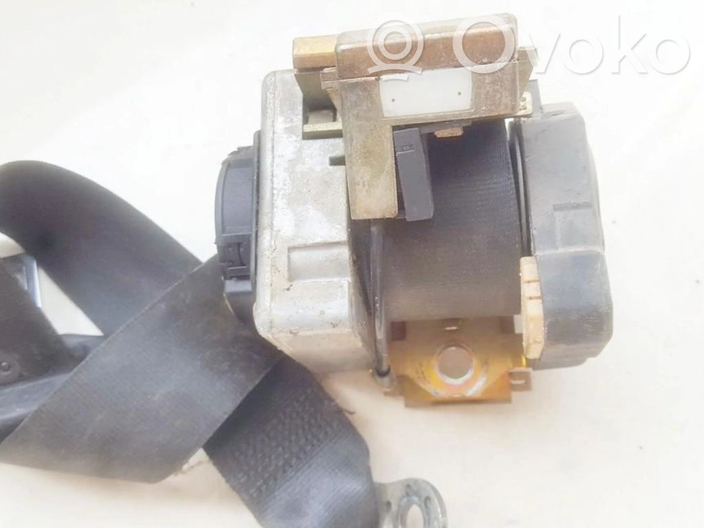 Volkswagen PASSAT B5 Cinturón trasero 