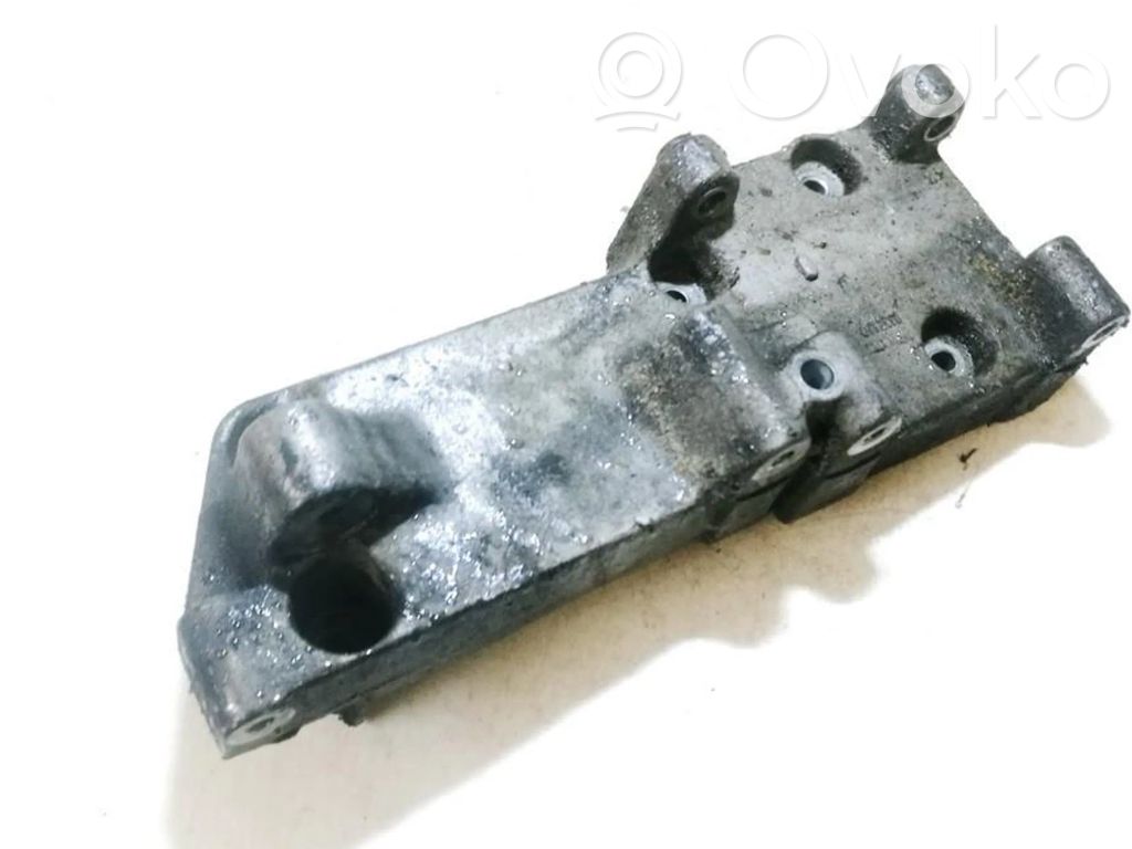 Engine mounting bracket   9135170,9135170