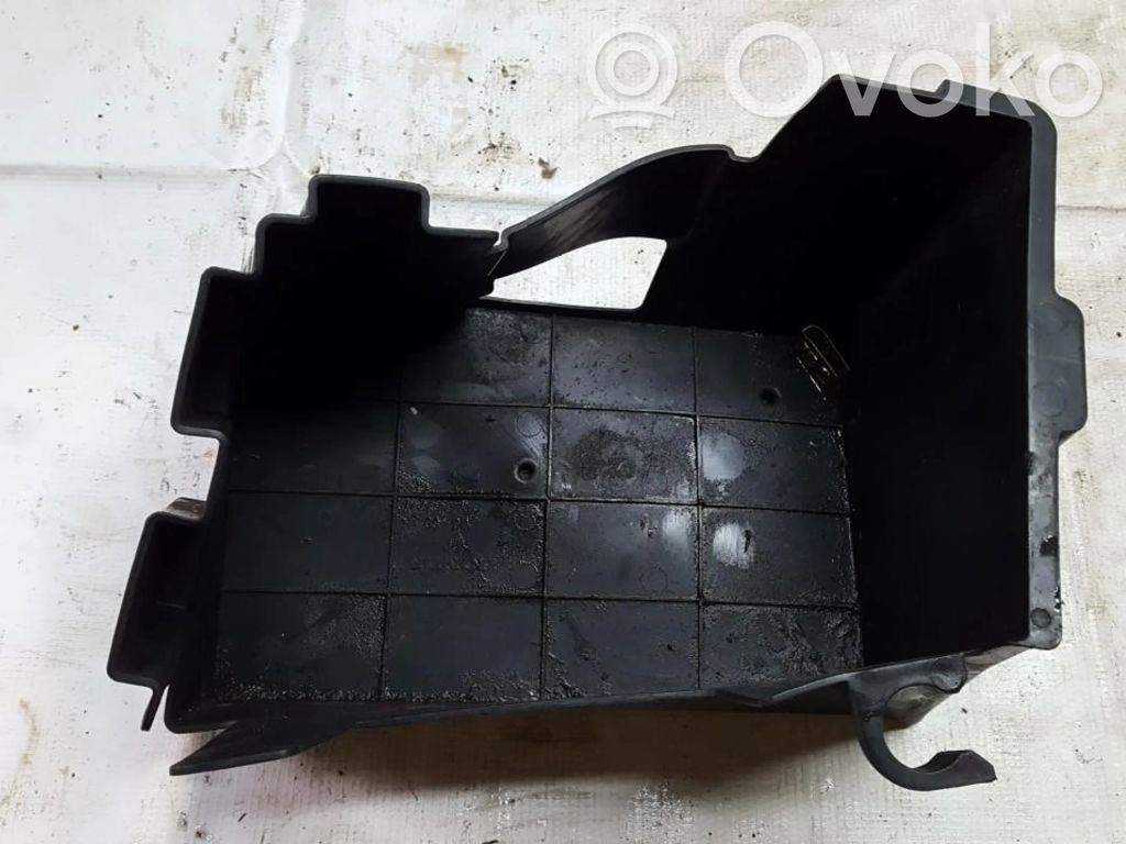 Honda Civic Akkulaatikon alusta 