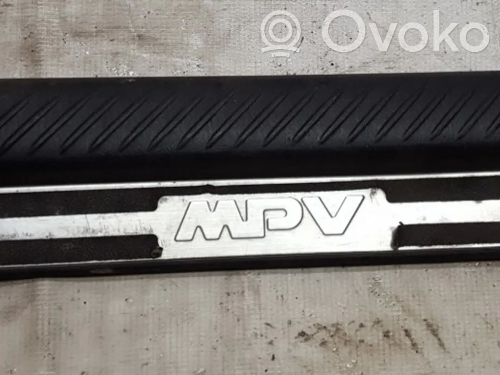 Mazda MPV Capac prag față 