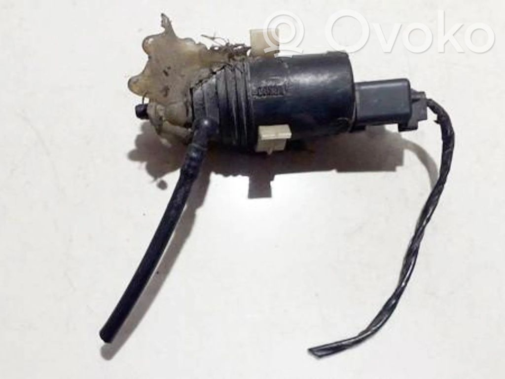 BMW 5 E39 Pompa spryskiwacza szyby przedniej / czołowej 