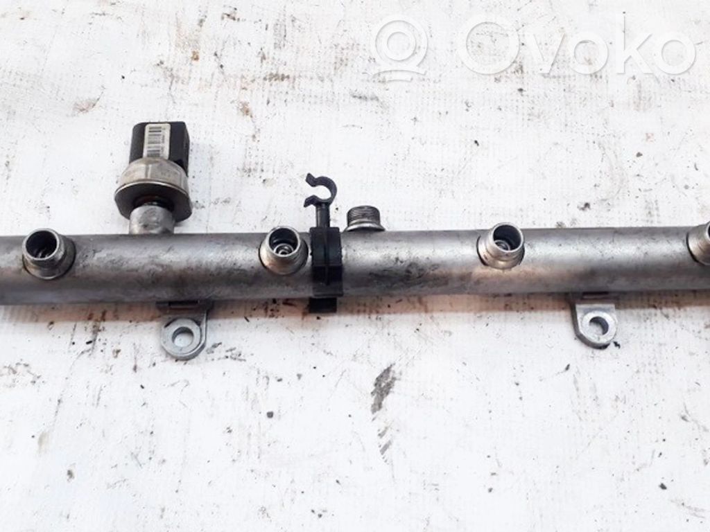 Audi A8 S8 D3 4E Rampă alimentare injectoare 