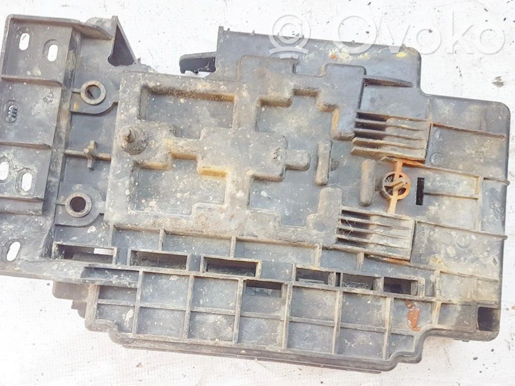 Peugeot 1007 Vassoio scatola della batteria 