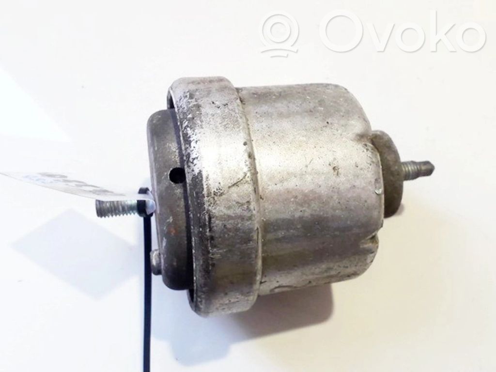 Engine mount bracket   9156099,9156099