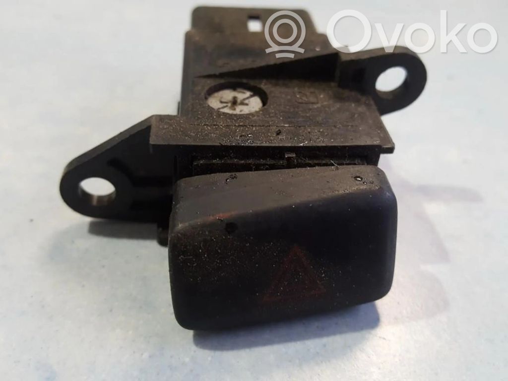 Botón interruptor de luz de peligro   157019,157019