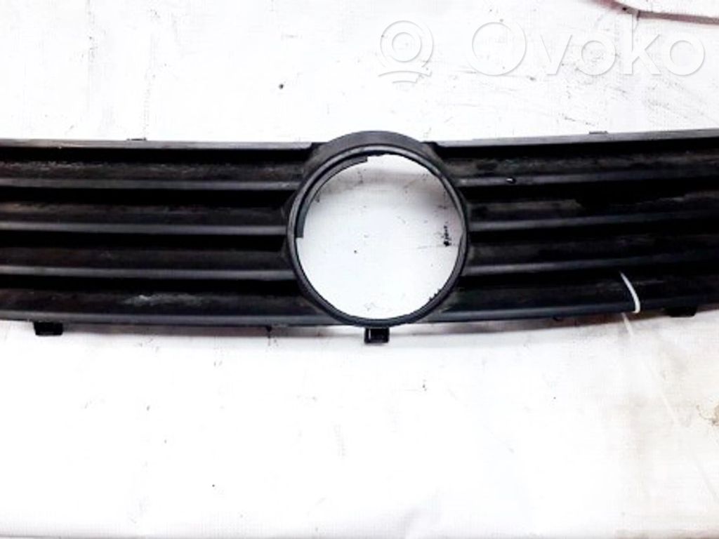 Volkswagen Polo III 6N 6N2 6NF Etusäleikkö