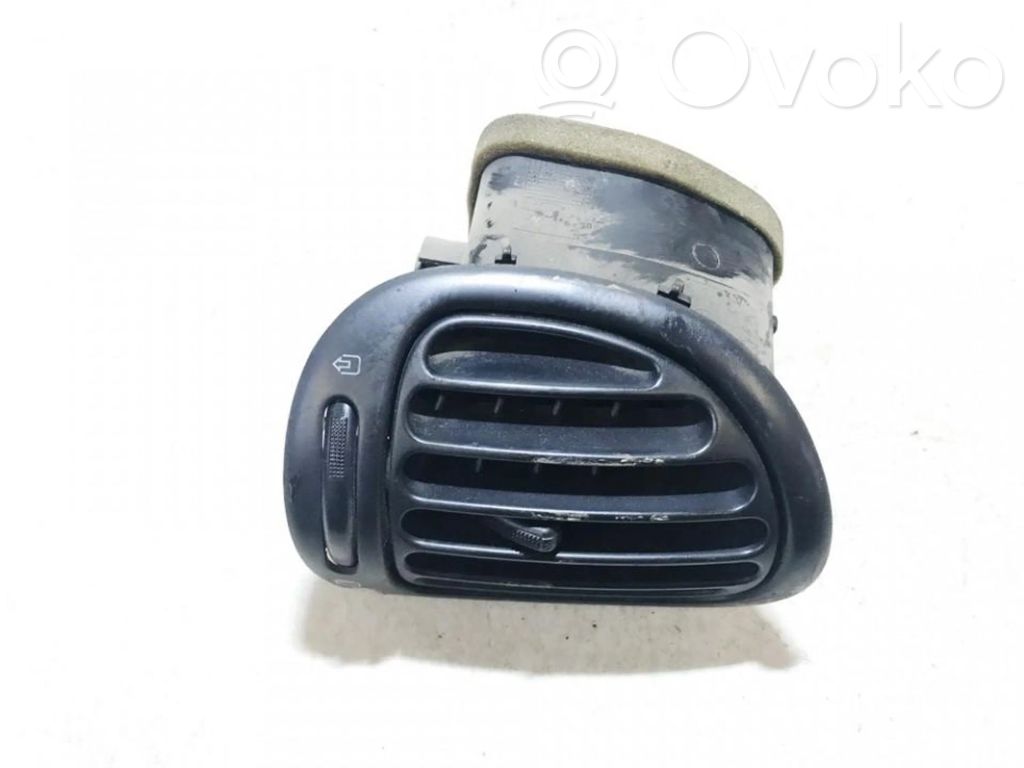 Peugeot 206 Griglia di ventilazione centrale cruscotto 