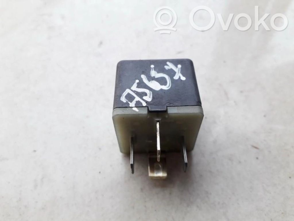 Audi A6 S6 C4 4A Altri relè