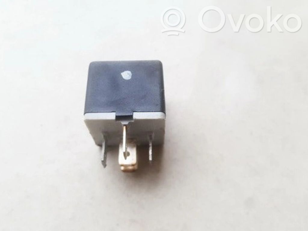 Otros relés   90191753,12V38697,12V38697,90191753