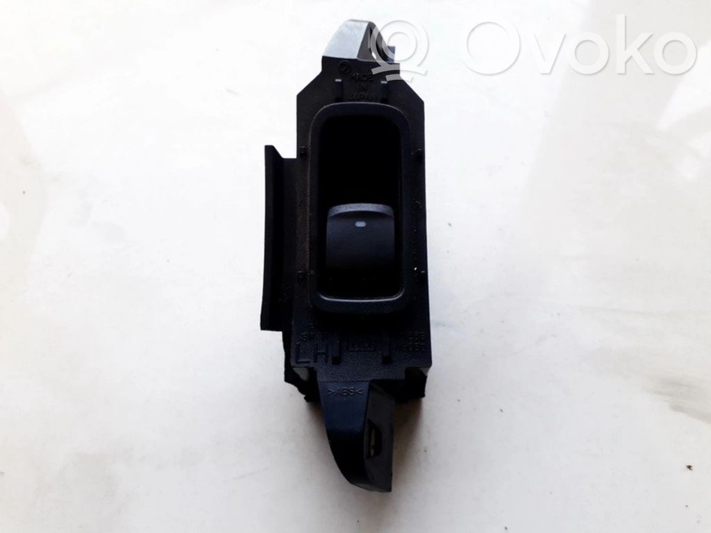 Subaru Legacy Electric window control switch 