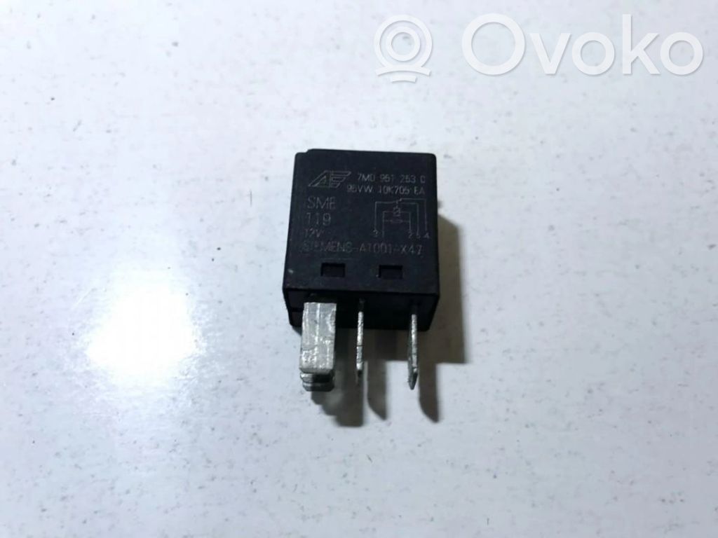 Muu rele   7M0951253C,95VW10K70EA,0332201102,7M0951253C,95VW10K70EA