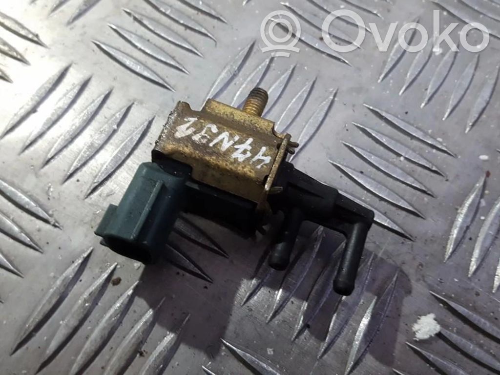 Nissan Primera Zawór podciśnienia / Elektrozawór turbiny 
