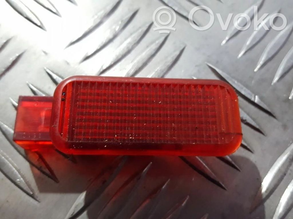 Volkswagen Phaeton Luz interna puerta trasera 