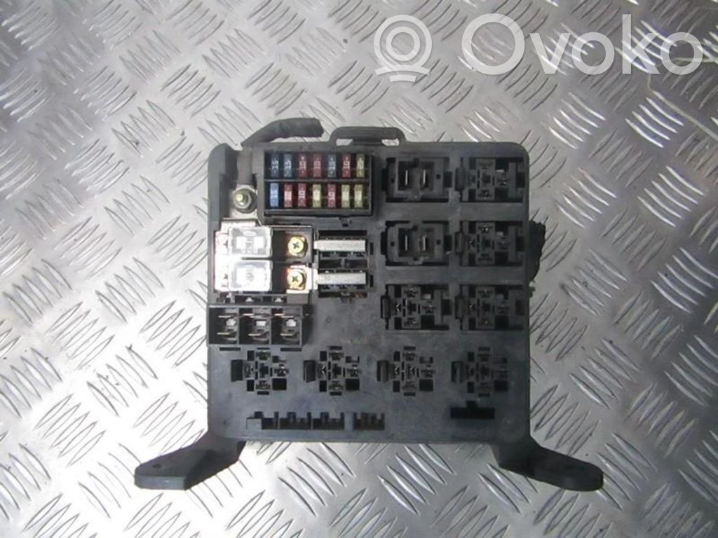 Opel Frontera B Skrzynka bezpieczników / Komplet 