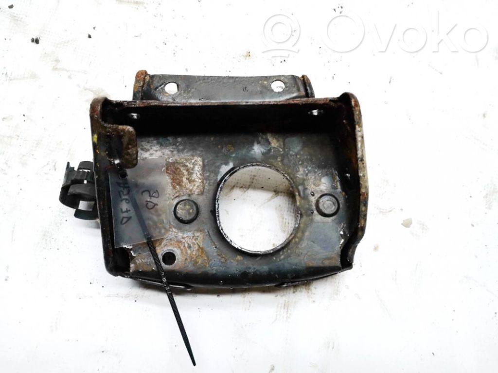 Engine mount bracket