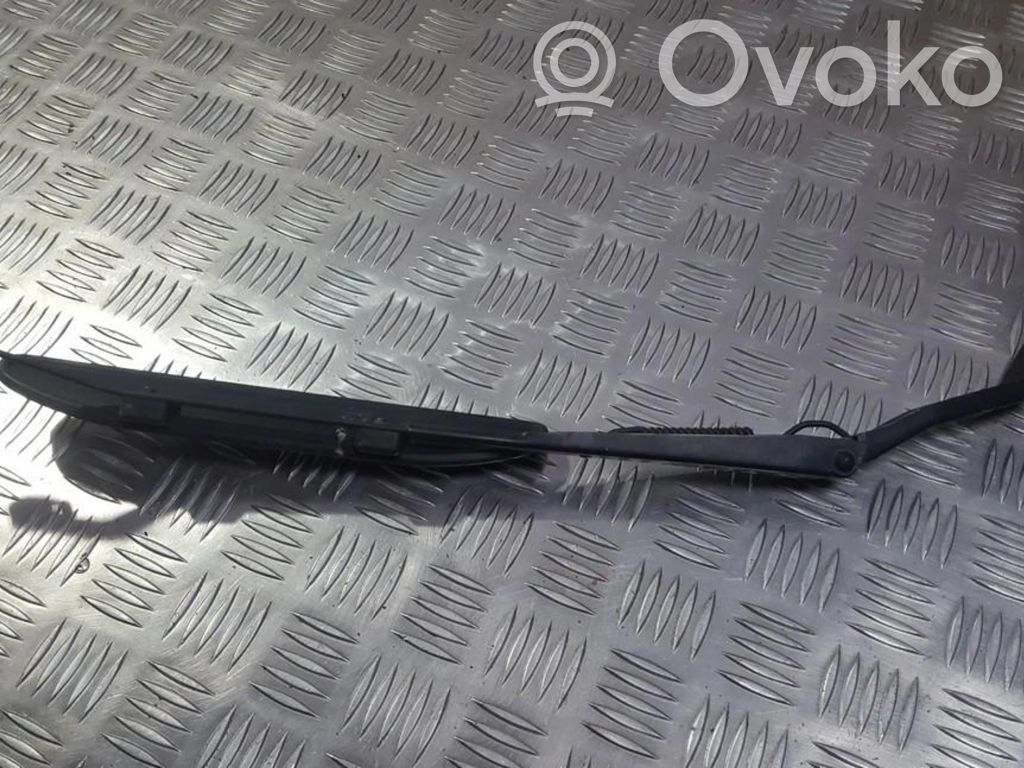 Brazo del limpiaparabrisas delantero