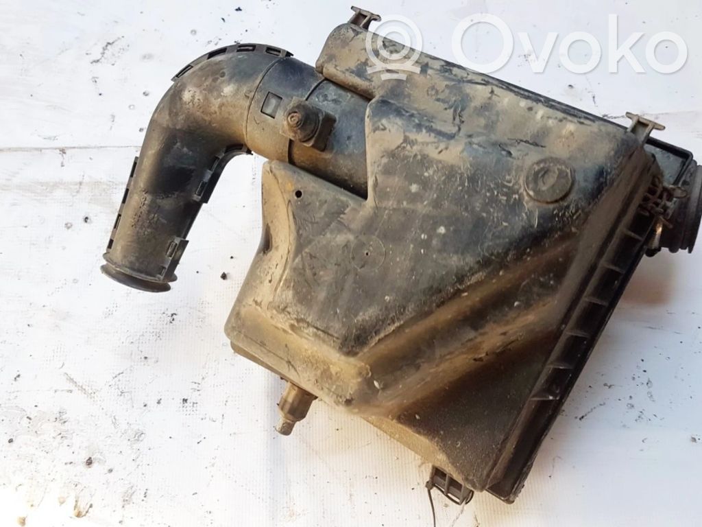 Volkswagen Golf III Ilmansuodattimen kotelo