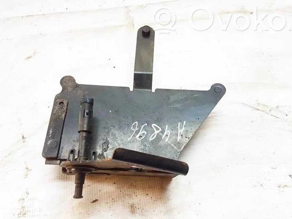 Muu ulkopuolen osa   05187120AA,05187120AA