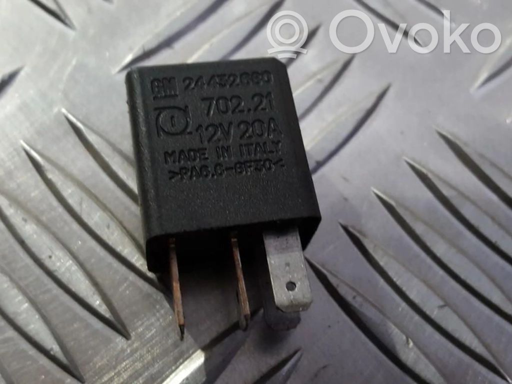 Otros relés   GM24432680,24432680,24432680,70221,70221,GM24432680