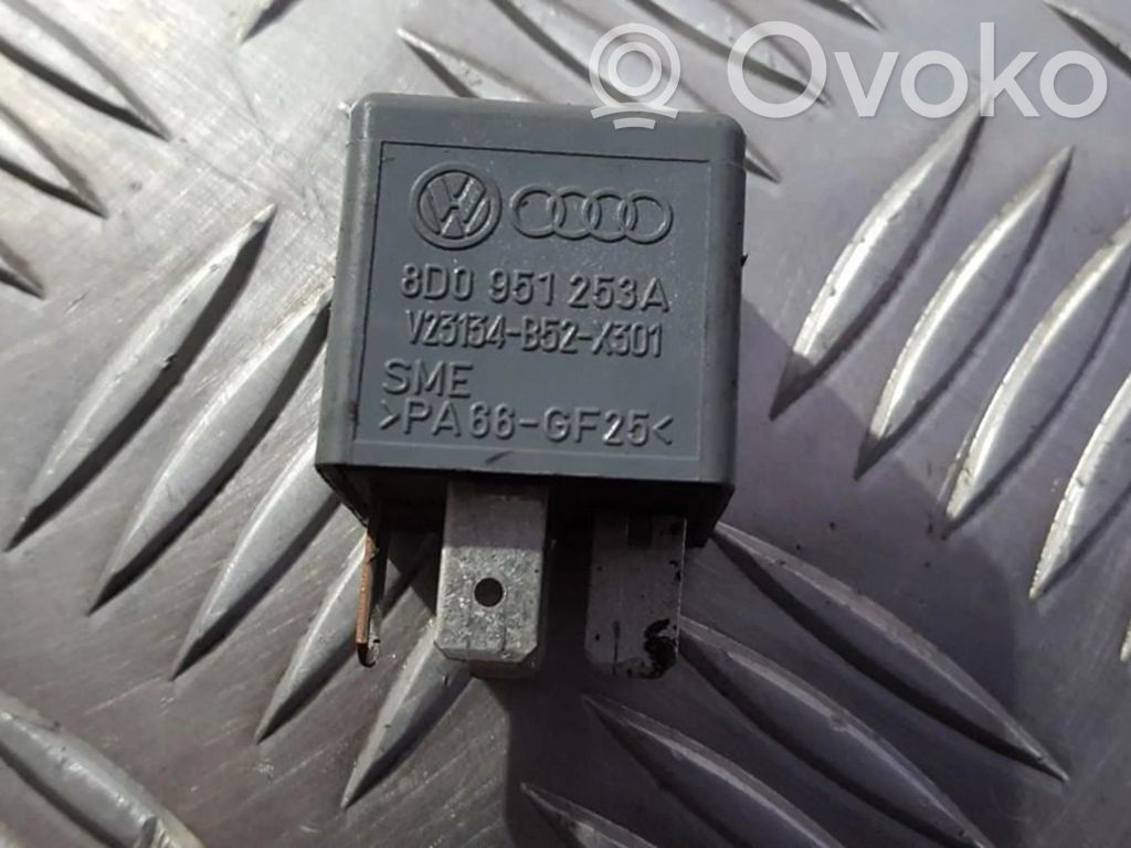 Otros relés   8D0951253A,V23134B52X301,8D0951253A,V23134B52X301,V23134B52X301