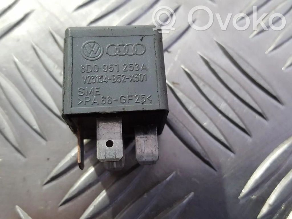 Otros relés   8D0951253A,V23134B52X301,8D0951253A,V23134B52X301,V23134B52X301