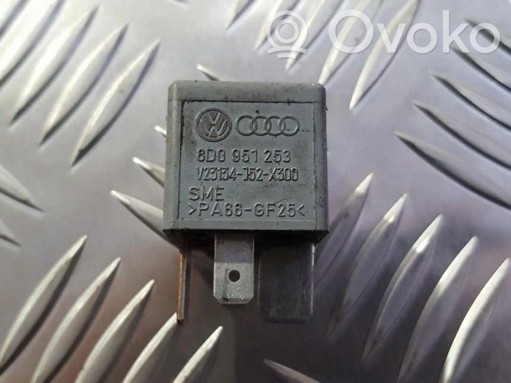 Otros relés   8D0951253,V23134J52X300,8D0951253,V23134J52X300,V23134J52X300