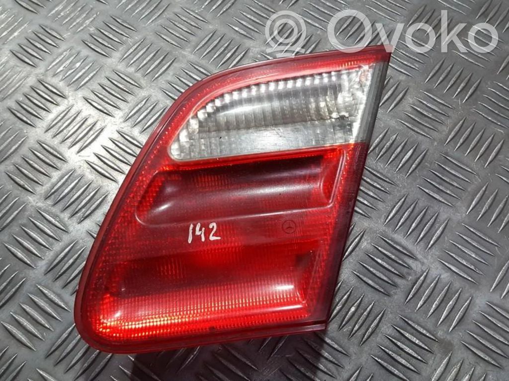 Mercedes-Benz E W210 Lampă spate în capacul portbagajului 