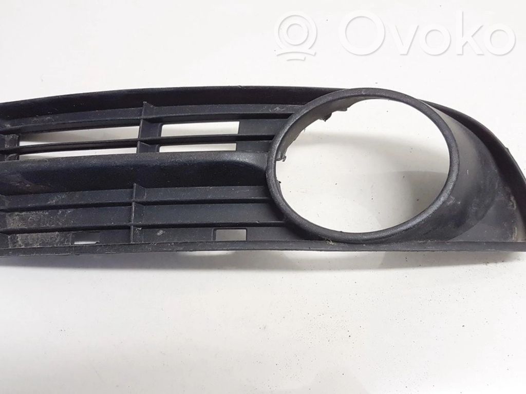 Volkswagen Touran I Grilă inferioară bară față 