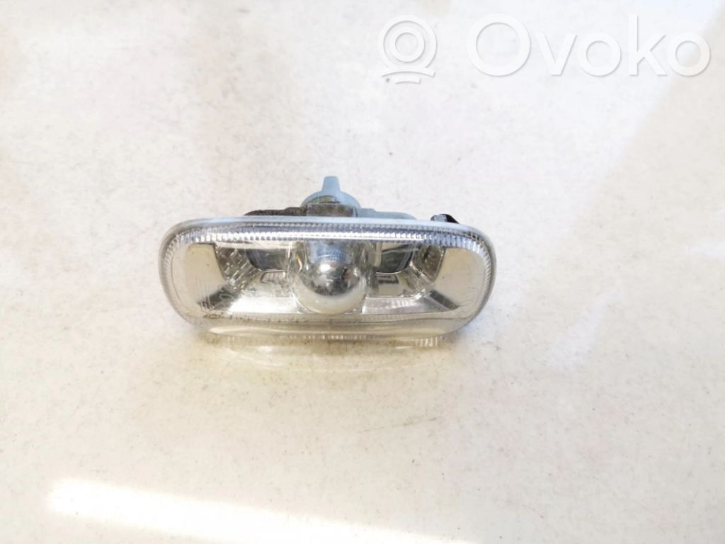 Audi A4 S4 B6 8E 8H Semnalizator bară față 