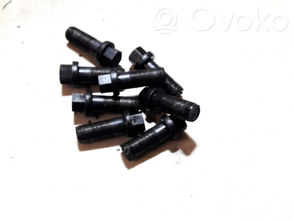 Nuts/bolts