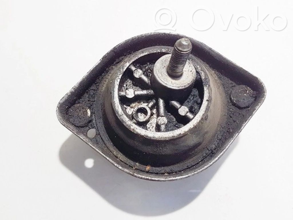 BMW 5 E39 Engine mount bracket 