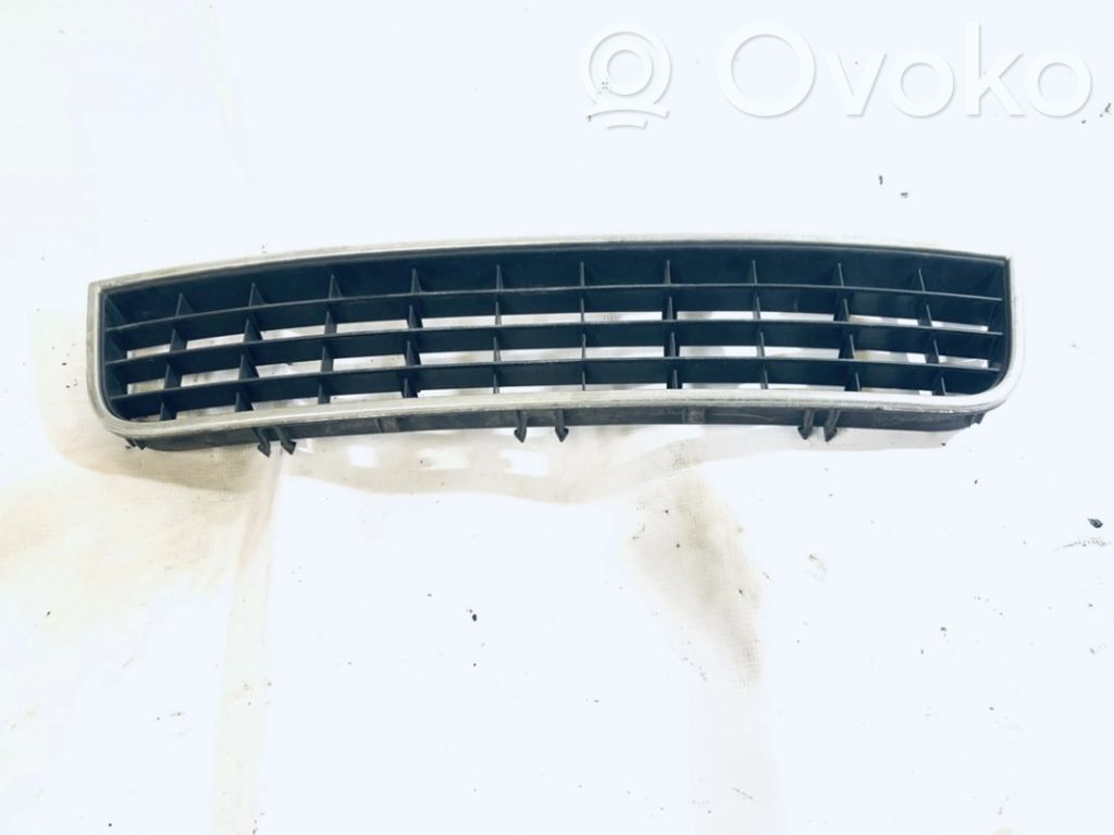 Audi A6 S6 C5 4B Grille inférieure de pare-chocs avant 