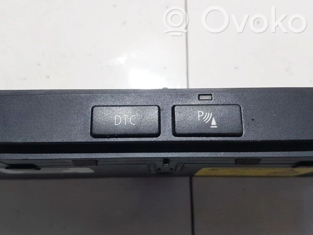 BMW 5 E60 E61 Interruttore del sensore di parcheggio (PDC) 
