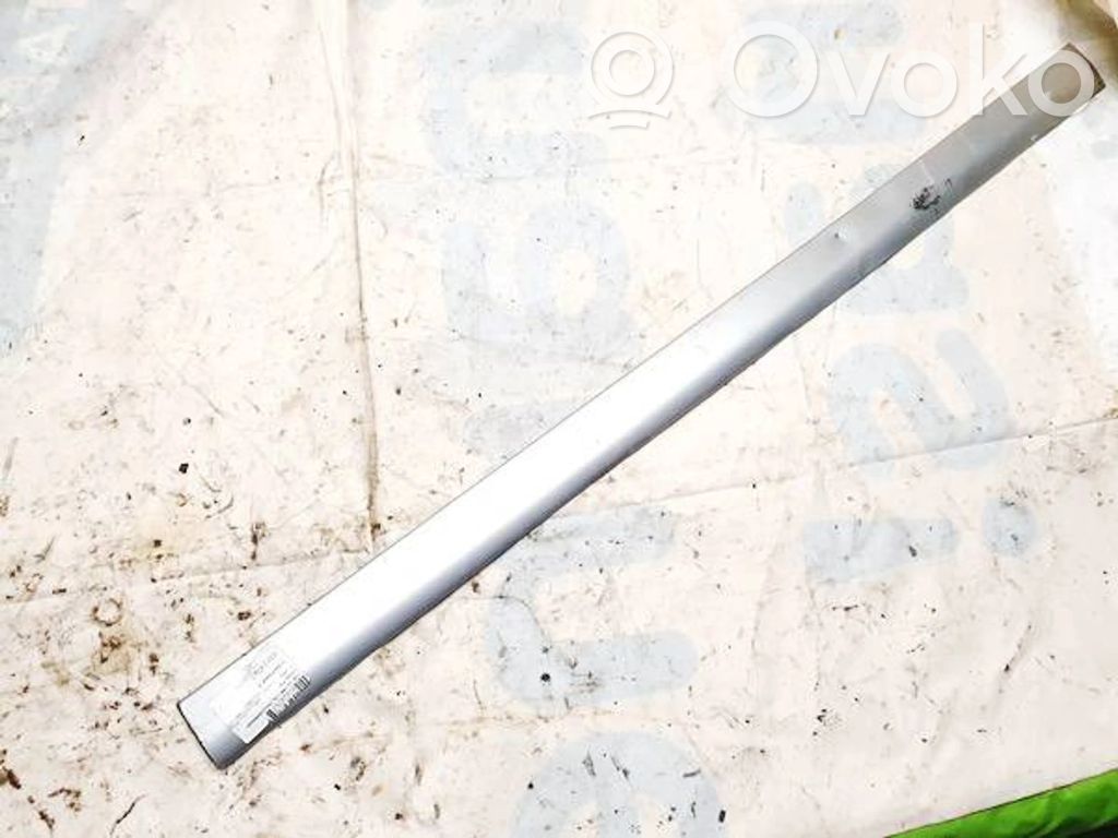 Audi A4 S4 B5 8D Listwa drzwi 
