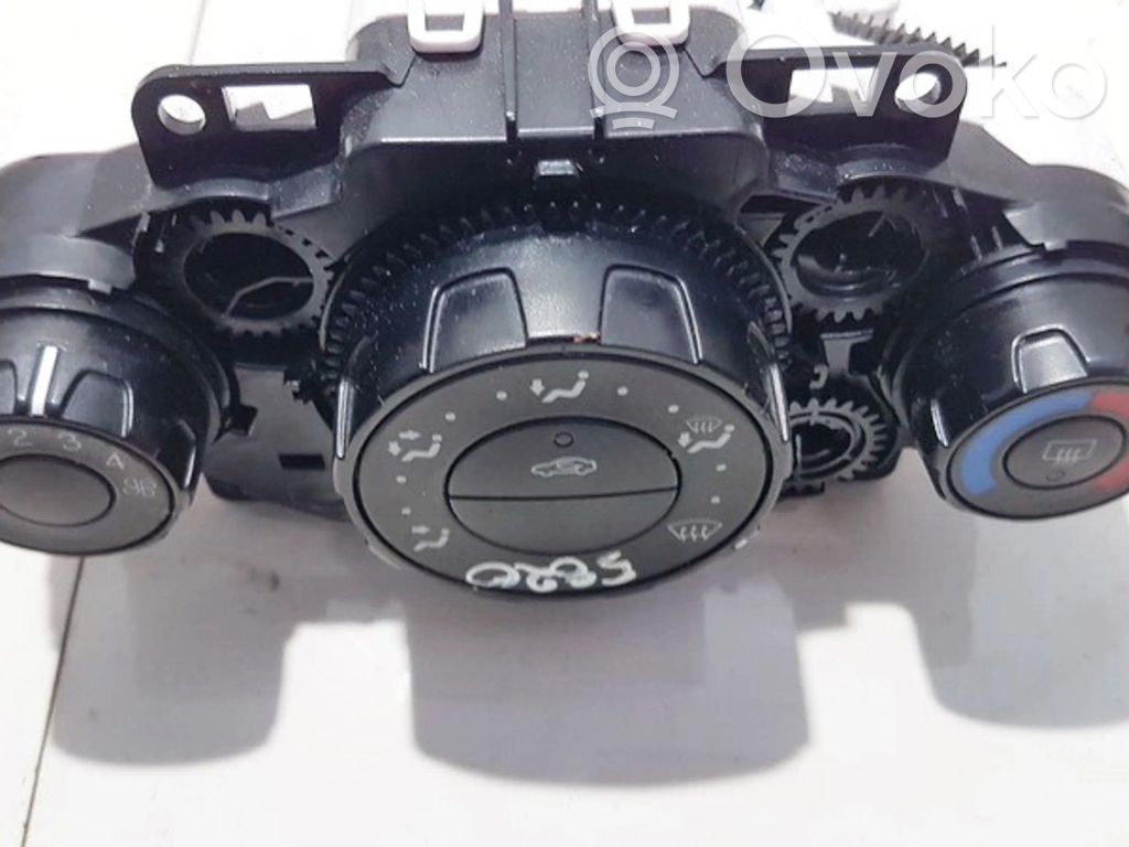 Ford Fiesta Panel klimatyzacji 