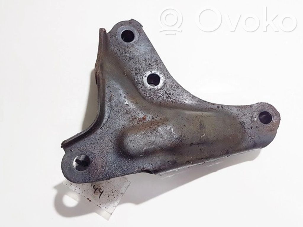 Honda Civic Engine mounting bracket 
