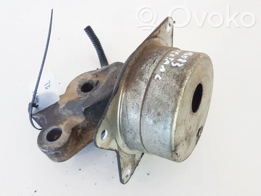 Engine mount bracket   V05364,V05364