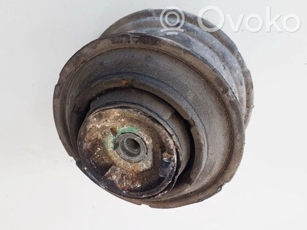 Mercedes-Benz C W202 Engine mount bracket 