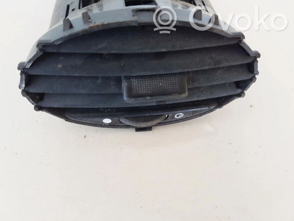 Ford Focus Grille d'aération centrale 