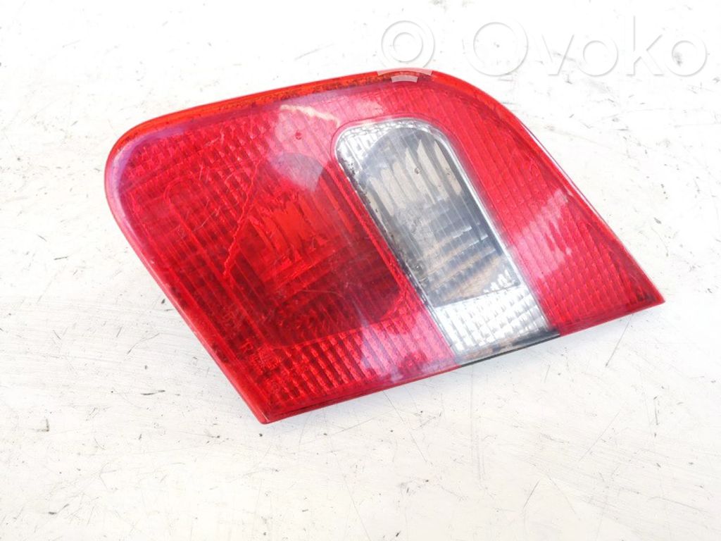 Mitsubishi Carisma Lampă spate în capacul portbagajului 