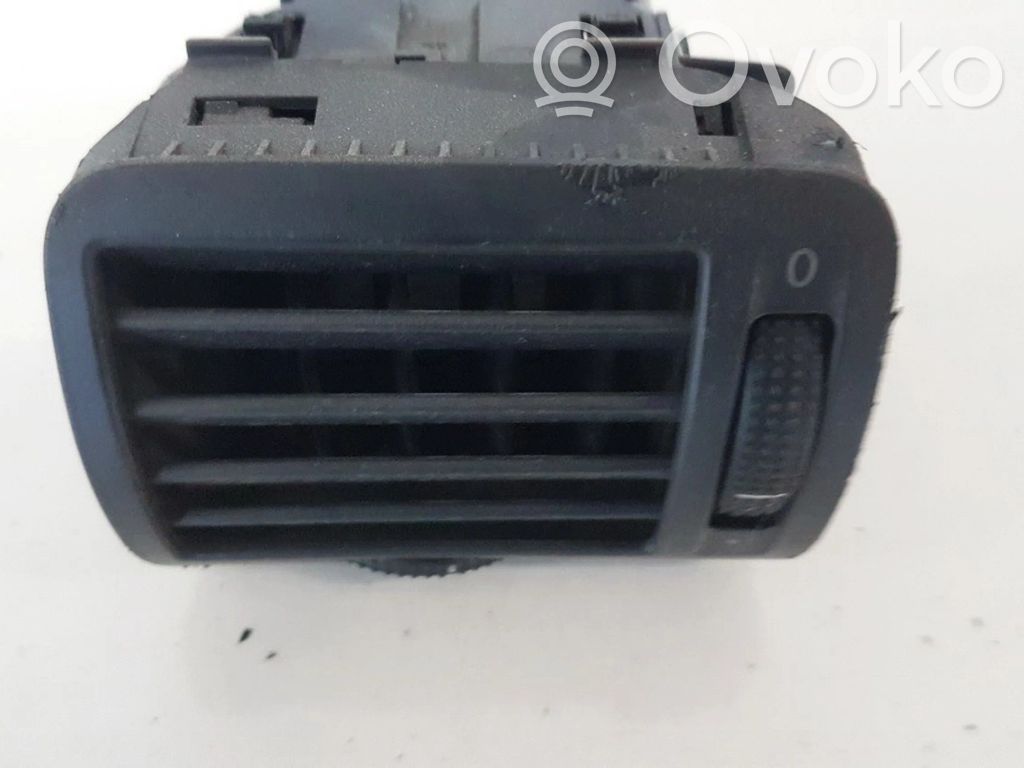 Volkswagen PASSAT B5.5 Grilă ventilație centrală 