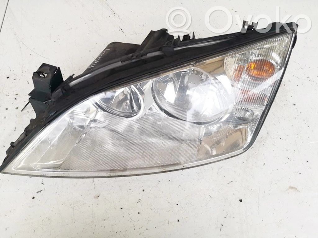 Ford Mondeo Mk III Faro/fanale