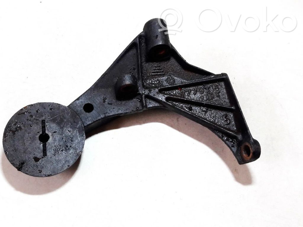 Alfa Romeo 156 Engine mounting bracket 