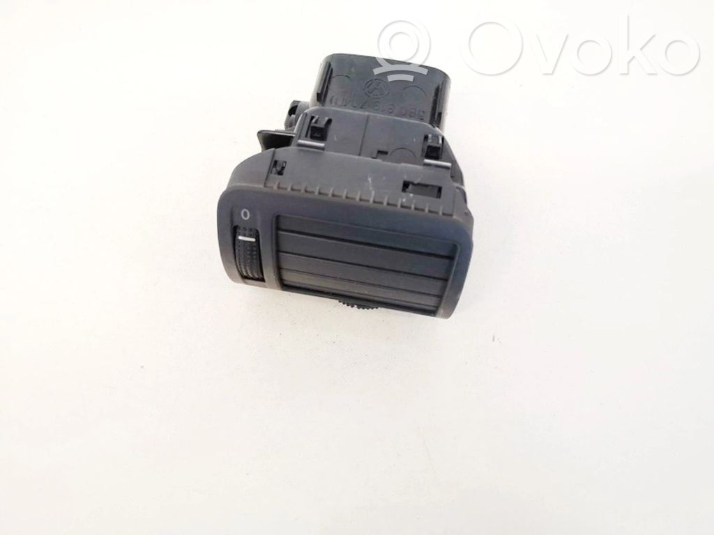 Volkswagen PASSAT B5 Grilă ventilație centrală 