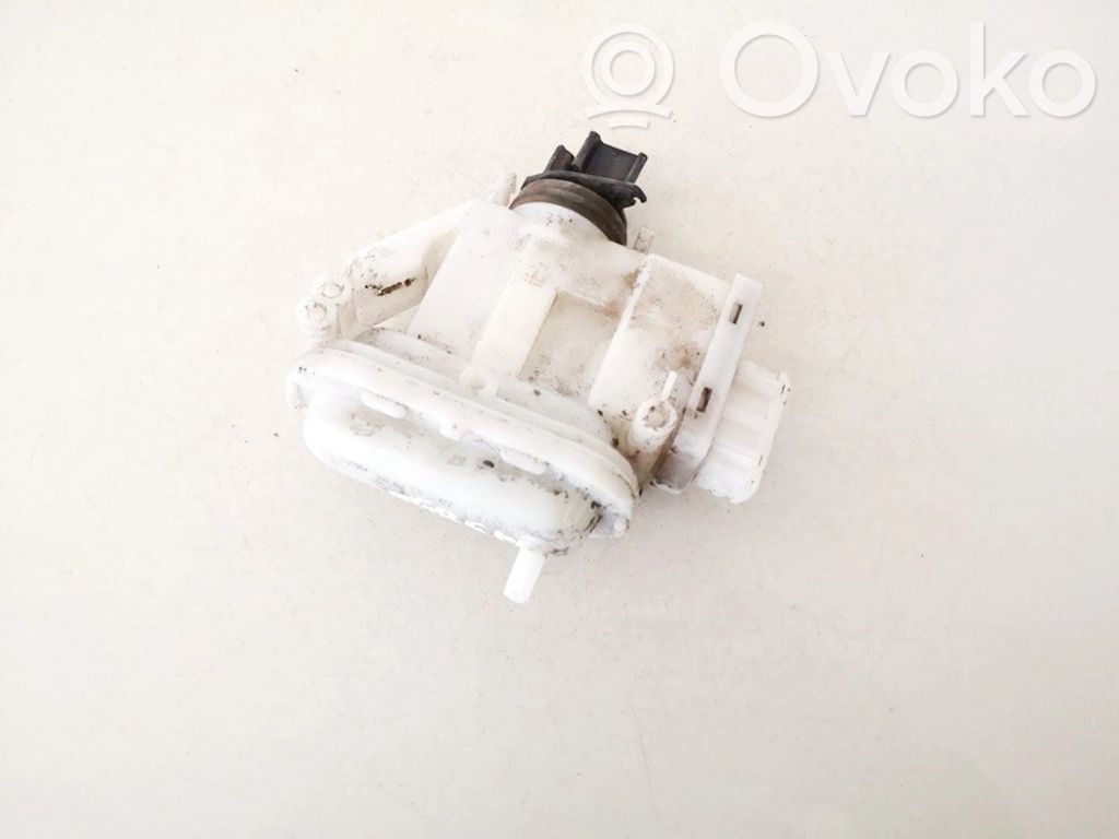 Volkswagen PASSAT B4 Pompă vacuum închidere centralizată