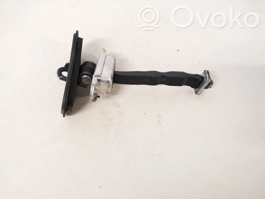 Nissan Qashqai+2 Etuoven pidätin 
